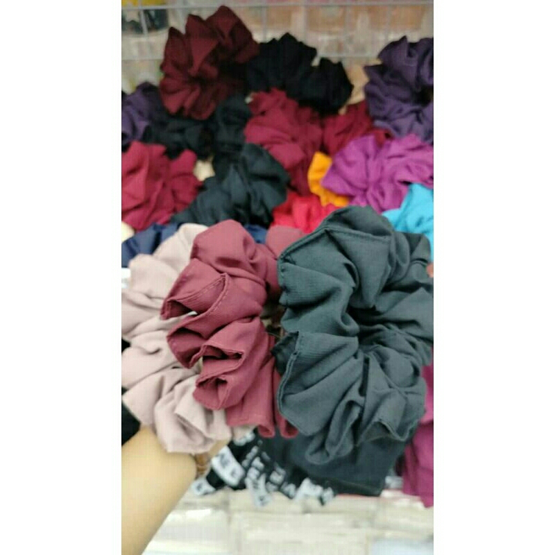 Jual scrunci pengikat rambut / kunciran rambut | Shopee Indonesia