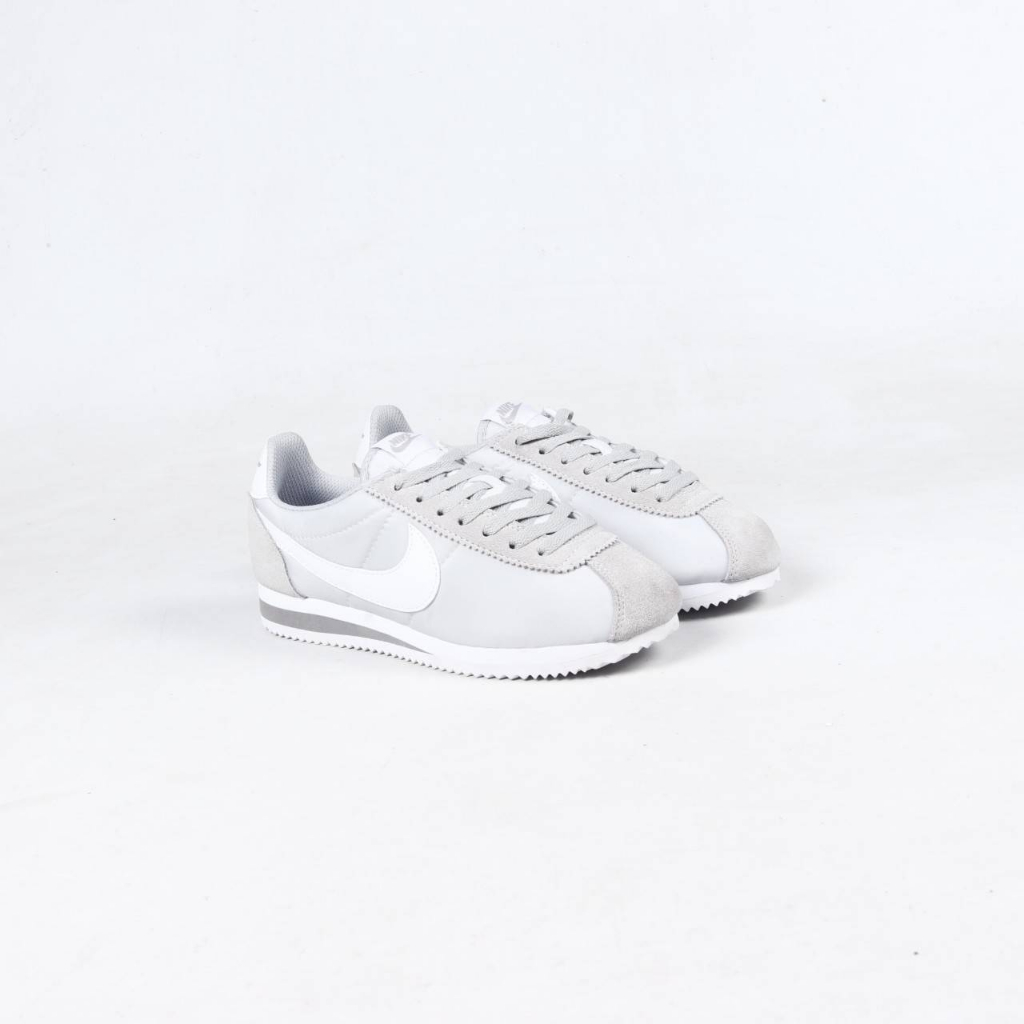 Jual NIKE CORTEZ NYLON WOLF GREY ORIGINAL BNIB FULL TAG BARCODE BAHAN NYLON SIZE 36 37 38 39 40 GRATIS ONGKIR KAOS KAKI SEPATU NIKE WANITA Shopee Indonesia