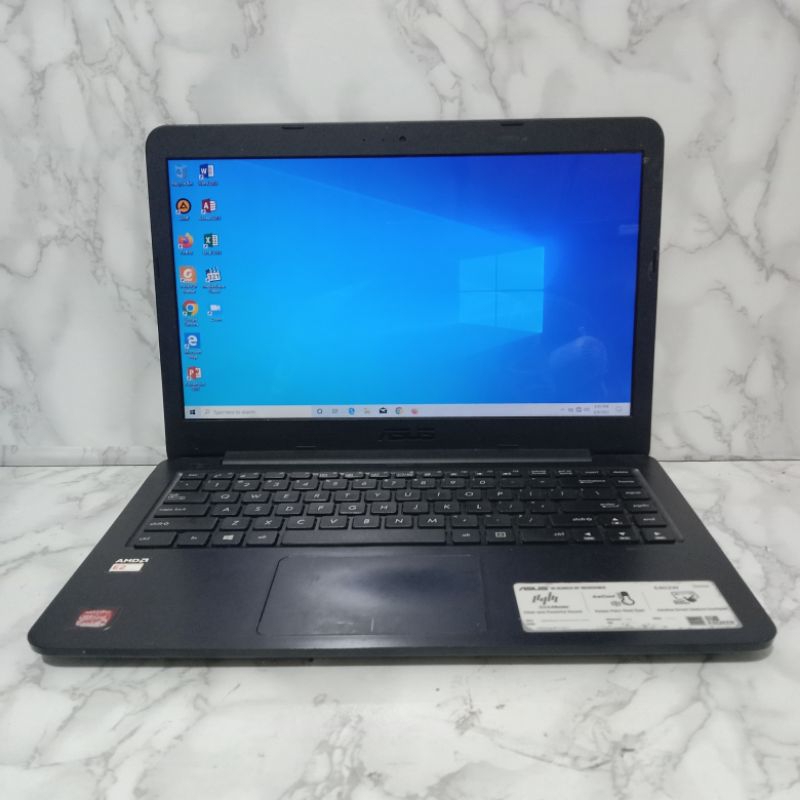 Jual Laptop Asus E402WA AMD E2-6110/4GB/500GB Second mulus quad core ...