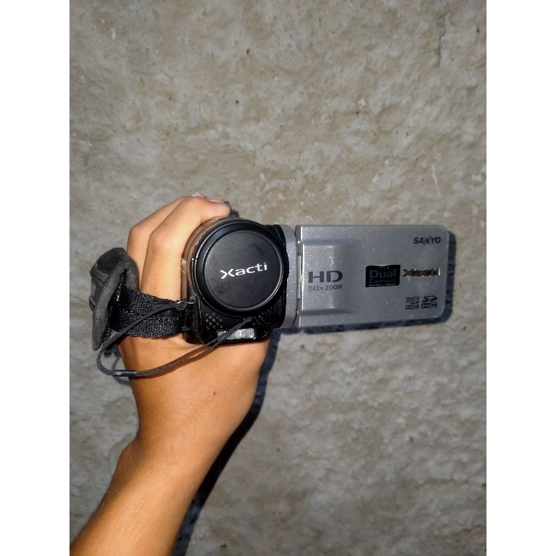 HANDYCAM/DIGICAM/KAMERA DIGITAL/CAMCORDER SANYO XACTI VPC-TH1