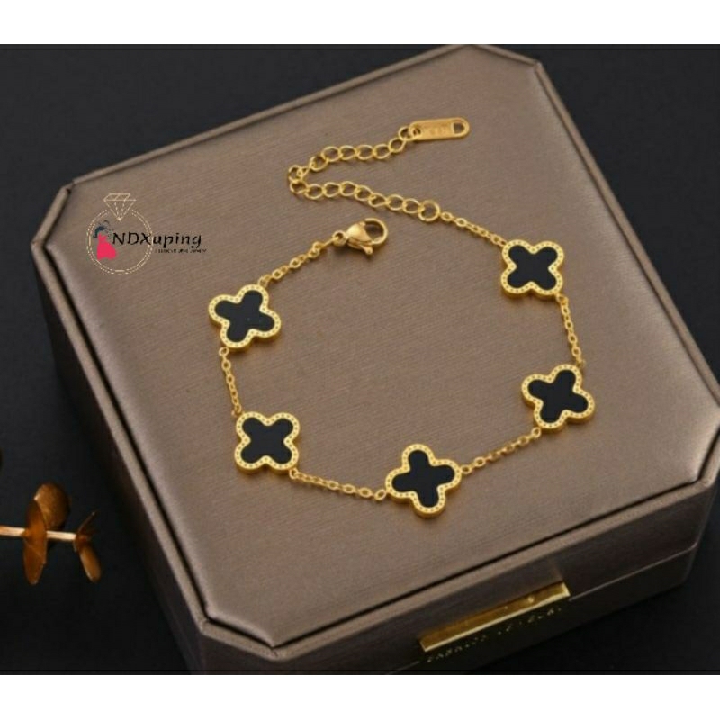 Jual Gelang Rantai Tangan Mata Hitam Baris Lima Clover Titanium Fashion