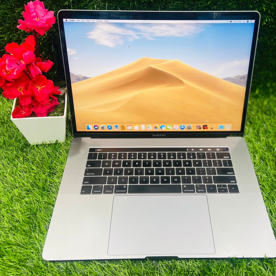 MacBook Pro おぼつかなく 16inch2019 2TBHD 32GBメモリー箱付