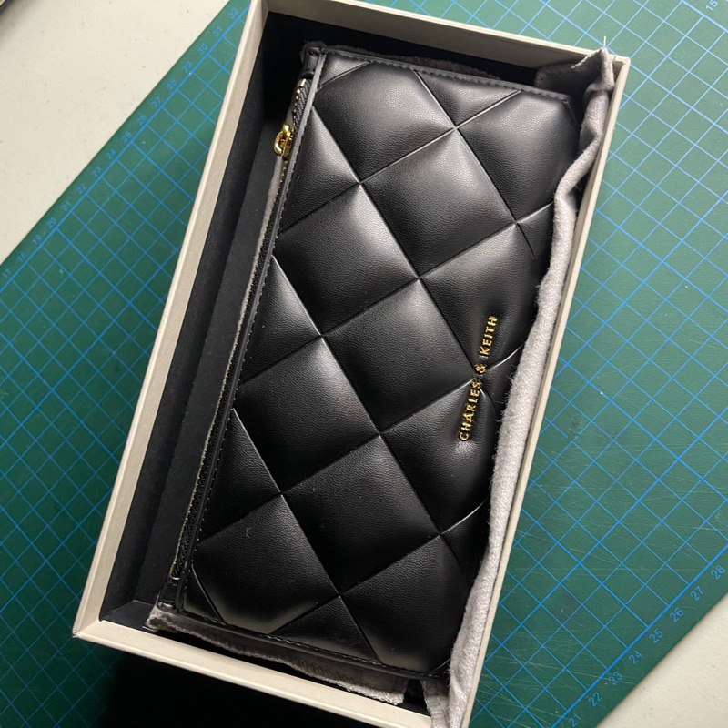 Jual [BACA DESC] Dompet Wanita Charles & Keith - Danika Quilted Long ...