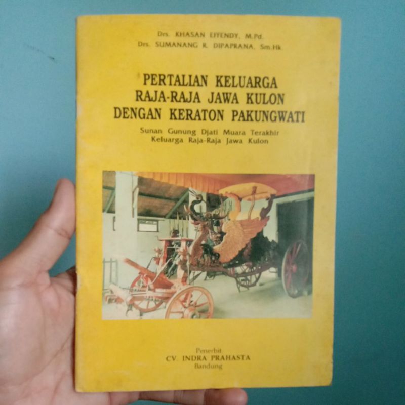 Jual Pertalian Keluarga Raja Raja Jawa Kulon dengan Keraton Pakungwati ...