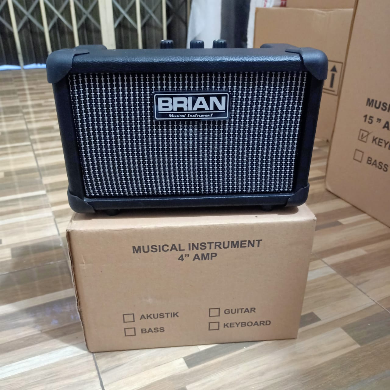 Jual Ampli Gitar Mini Untuk Elektrik dan Akustik - Ampli Mini 4inc