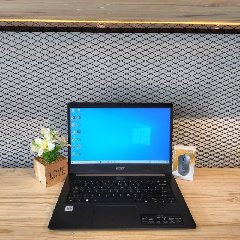 Acer Aspire E1-571 Laptop (Intel Core i5 3230M- 4GB