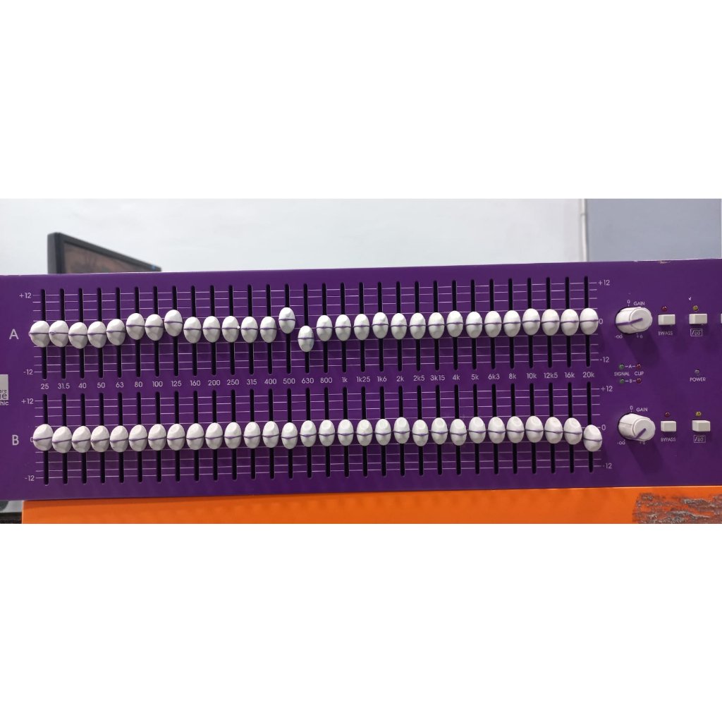 Jual Equalizer Klark Teknik Square One Graphic | Shopee Indonesia