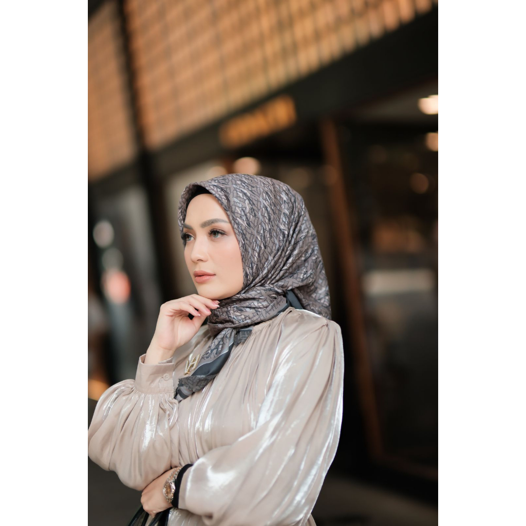 Jual MONOGRAM SCARF DANCE OSCAR Shopee Indonesia