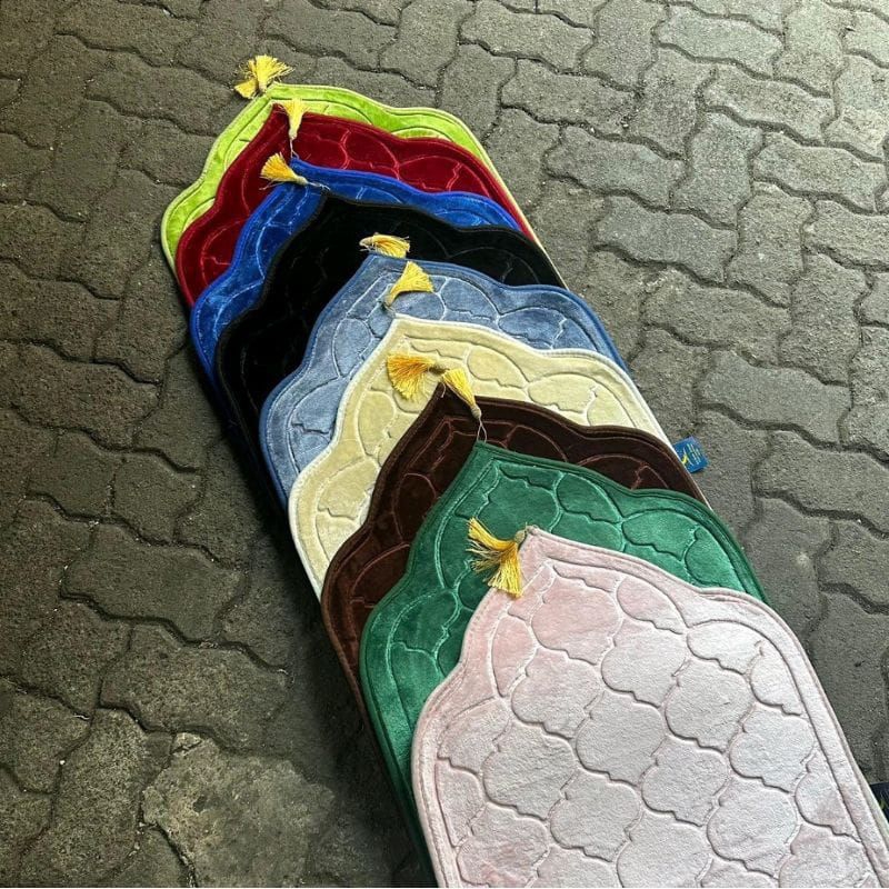sajadah kubah polos midi anti slip bahan tebal halus dan lembut ukuran 55×105cm