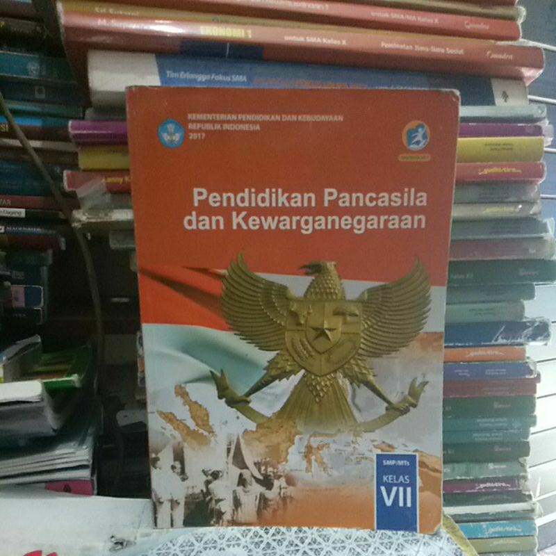 Jual Buku Bekas Pendidikan Pancasila Dan Kewarganegaraan Untuk Smp