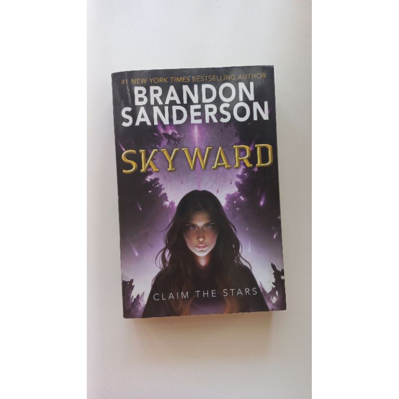 Jual Skyward by Brandon Sanderson (Skyward Series 1) Preloved Shopee