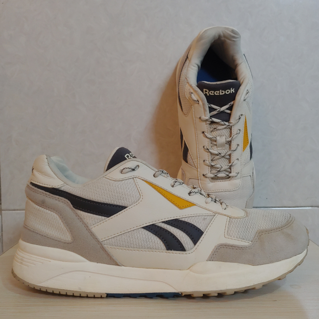 Reebok royal bridge wanna one on sale