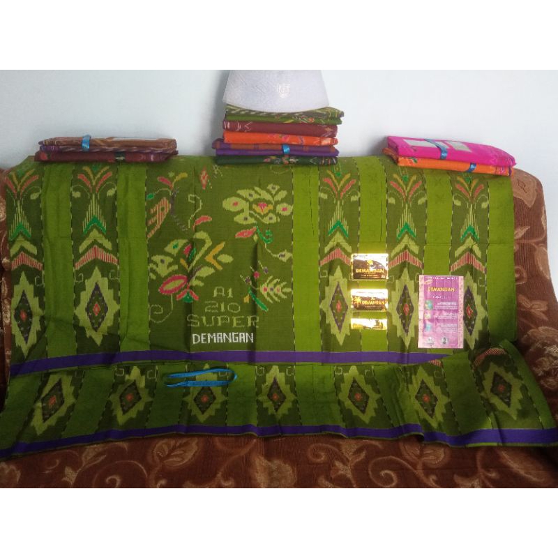 Jual SARUNG DEMANGAN FULL SUTRA | Shopee Indonesia