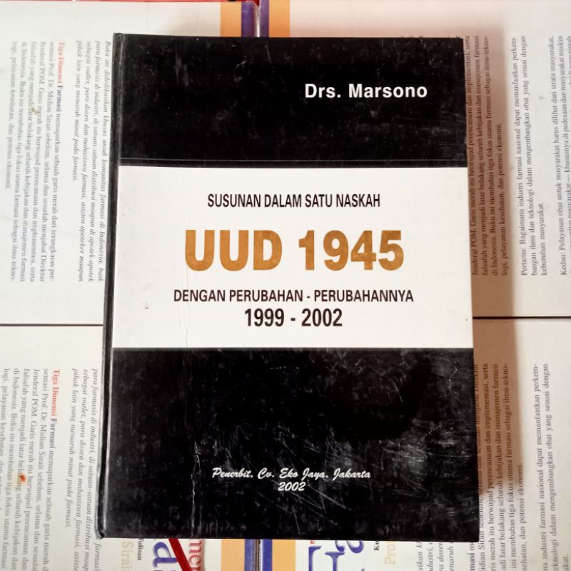 Jual SUSUNAN DALAM SATU NASKAH UUD 1945 DENGAN PERUBAHAN - PERUBAHANNYA