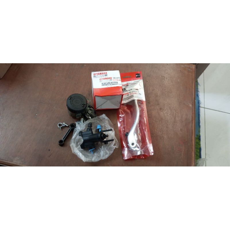 Jual master rem depan brembo dan handle rem original yamaha R1/R6 ...