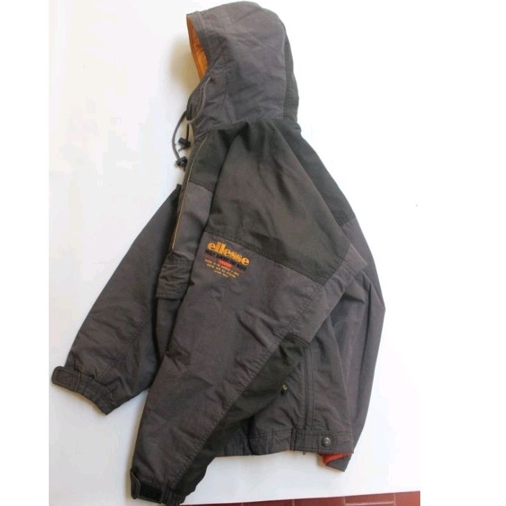 Jual JAKET ELLESSE CAGOULE Shopee Indonesia