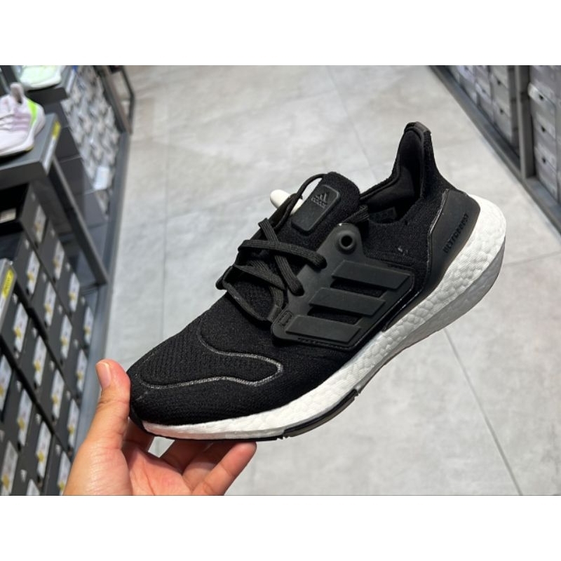 Jual sepatu adidas ultraboost | Shopee Indonesia