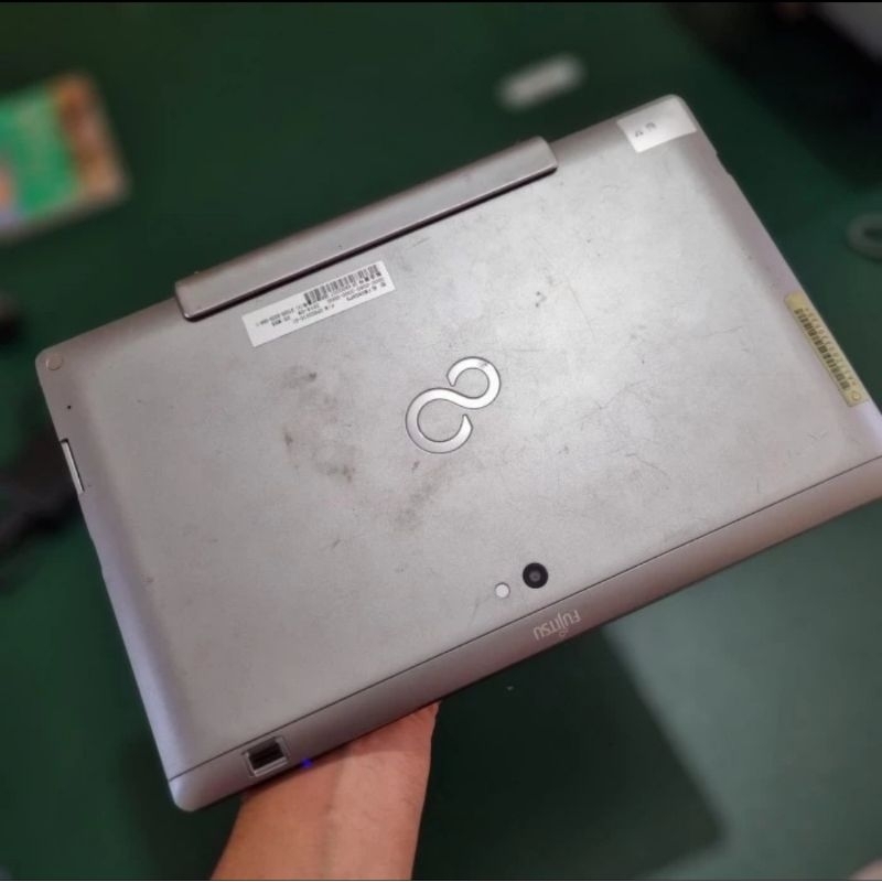激安 赤字覚悟 高速SSD ペン付き 11.6型ワイド タブレット 富士通 Q702