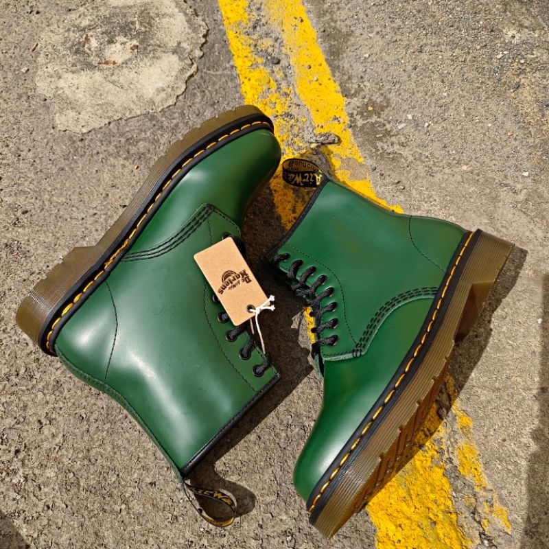 Jual Sepatu Boots Pria Docmar 1460 GREEN Smooth classic leather 8 Hole ...