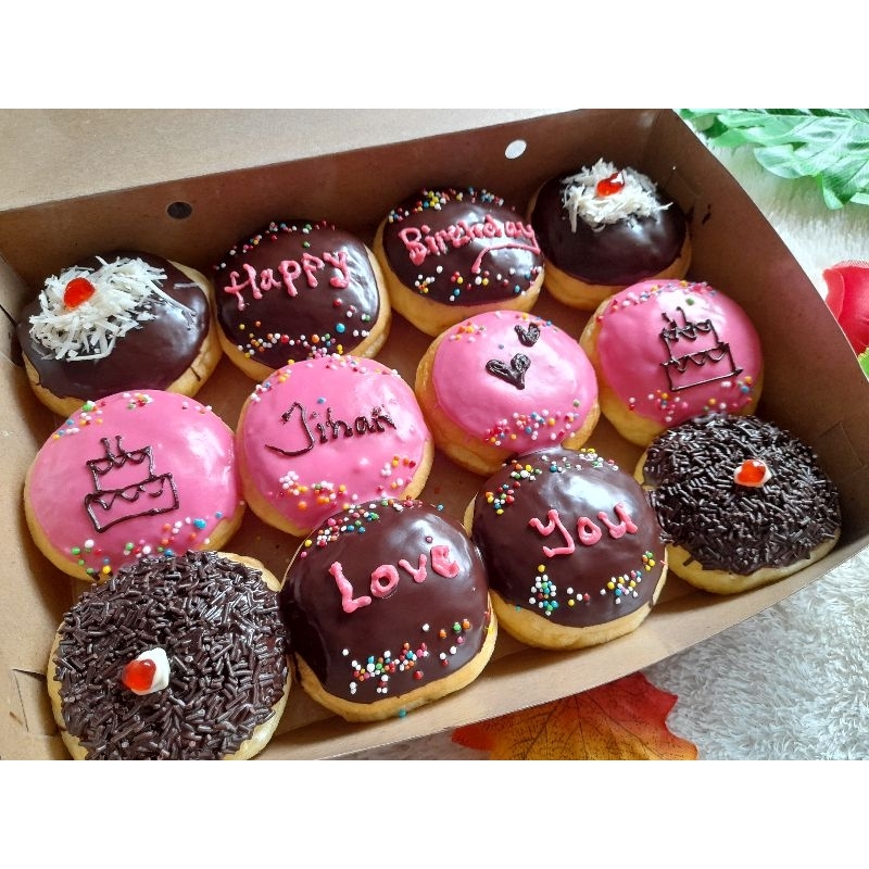 Jual Donat Ulang Tahun isi 12/Donat Ultah anak perempuan (Bisa request