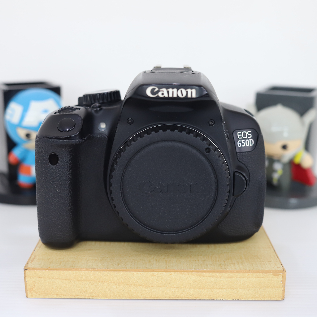 CANON EOS 650D KAMERA TOUCHSCREEN LAYAR FLIP SIAP PAKAI