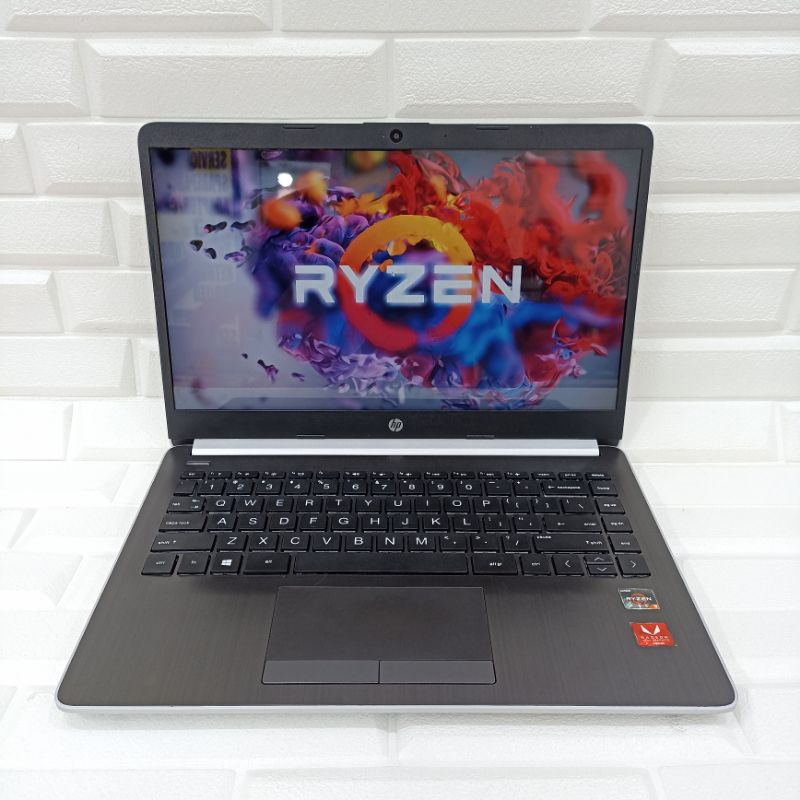 HP 14 Slim Ryzen 3 3200U AMD Radeon Vega 3 グラフィック 4GB SDRAM