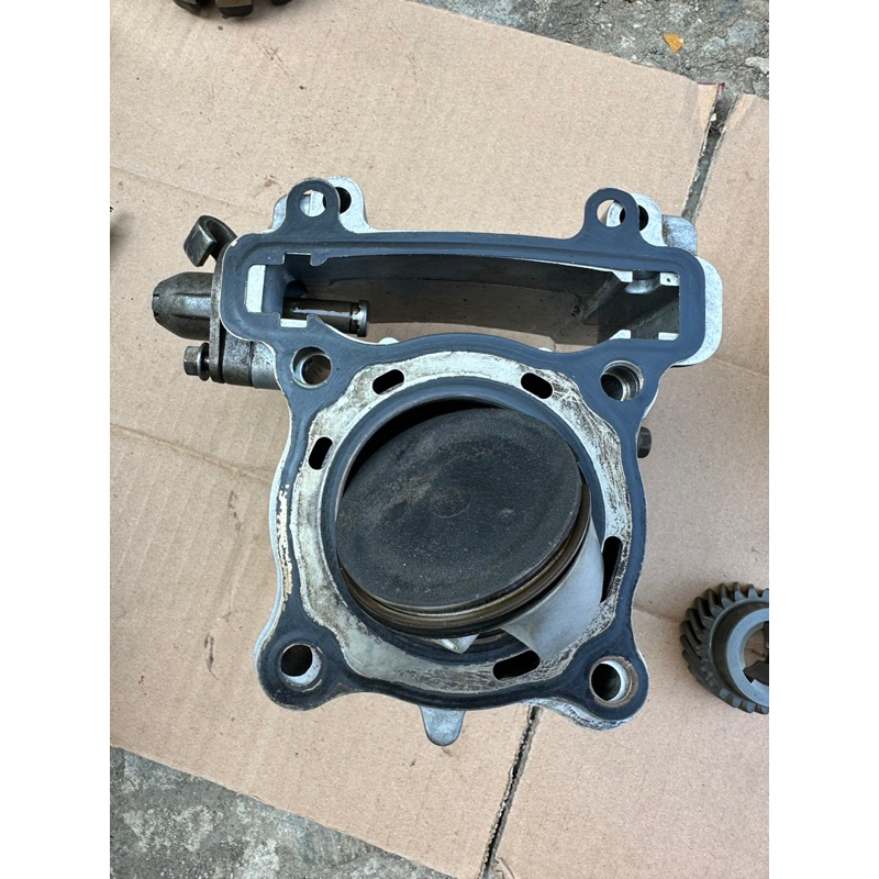 r15 v2 block piston price