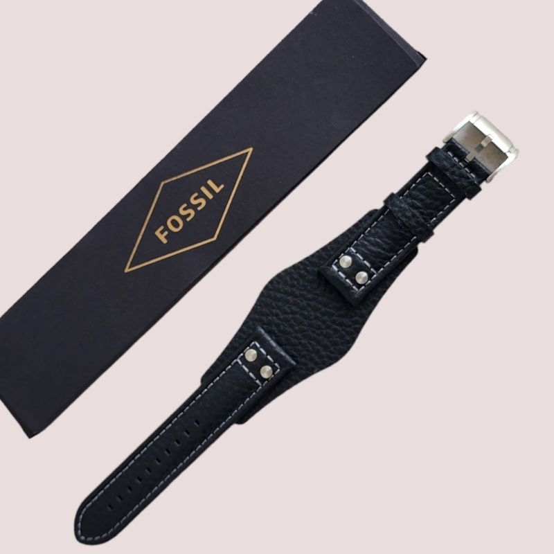 Harga hot sale strap fossil