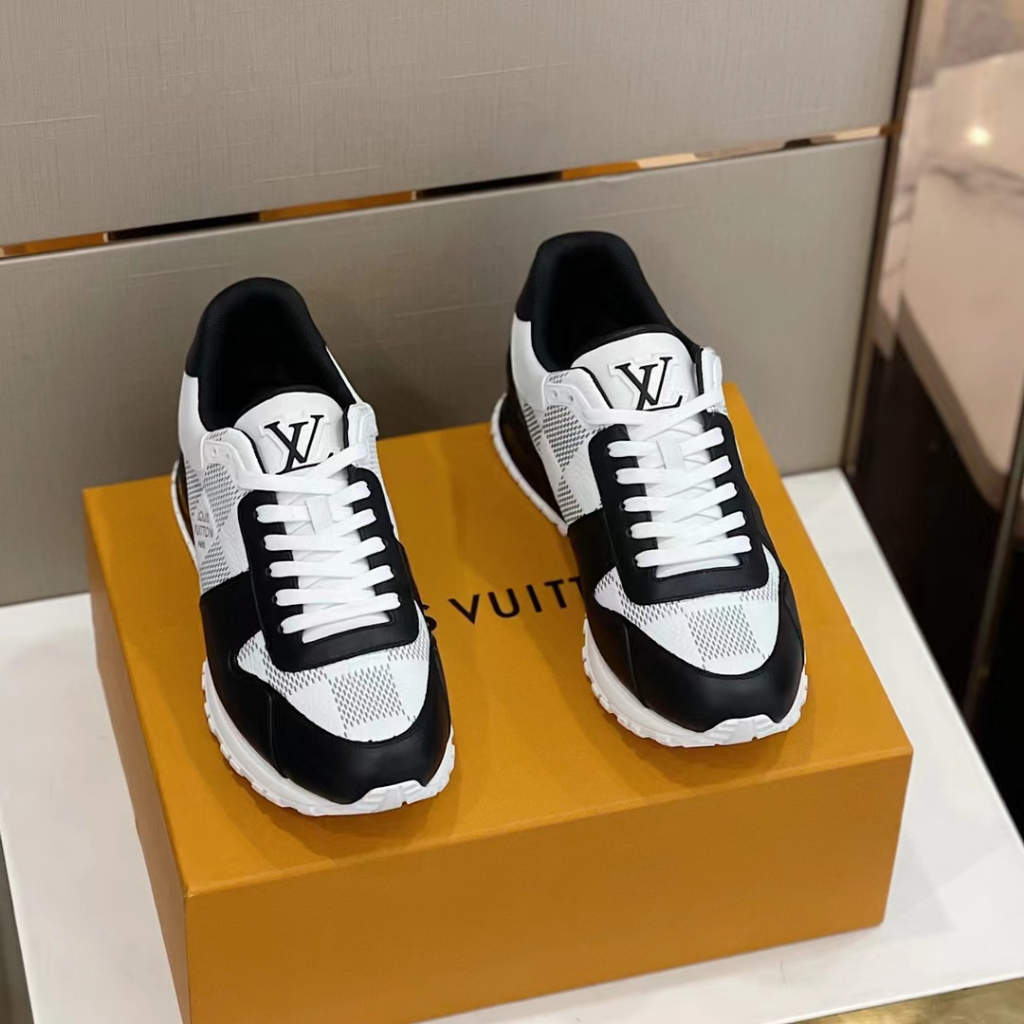 Sepatu LV Louis Vuitton trainer, Fesyen Pria, Sepatu , Sneakers di