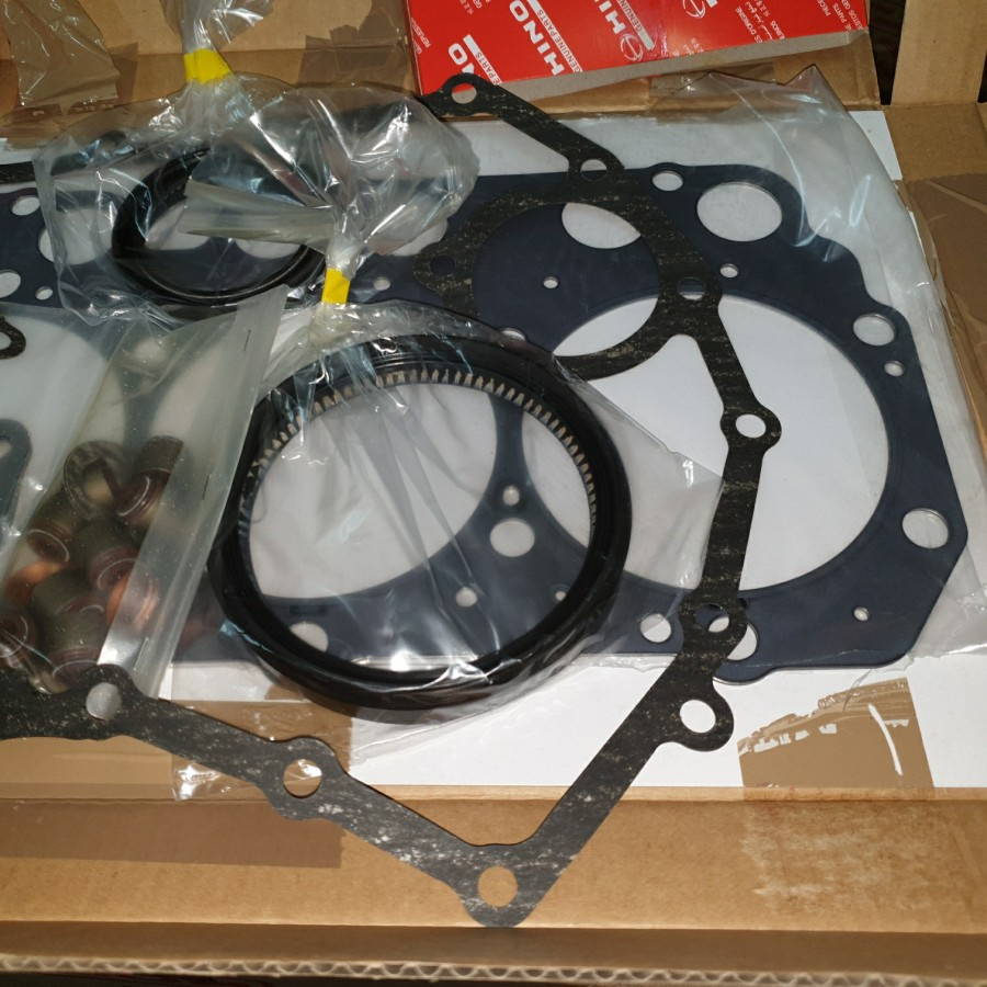 PARTS NUMBER 04111-67020 0411167020 Engine overhaul package