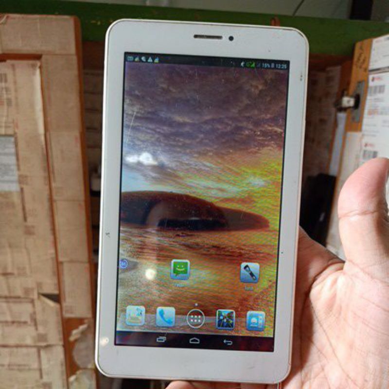 Jual Tablet Advan E1C pro Normal bekas pakai minus lcd ada bercak putih