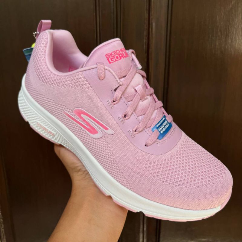 Skechers go 2024 run pink