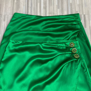 Rok Bahan Satin Hijau Ukuran XS XL