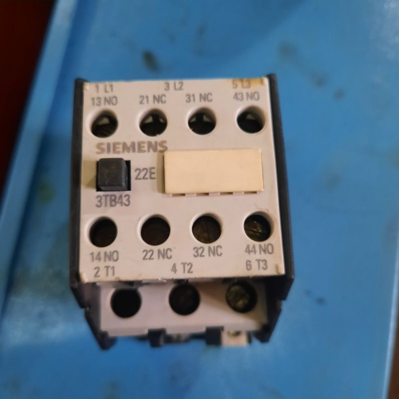 Contattore CA Aexit 3TB43 Per Motori - 30A, 2NO+2NC, Bobina 220-264V, Ideale Per Controllo A Distanza E Avviamenti Frequenti