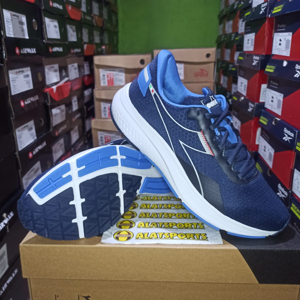 Harga sepatu hotsell sneakers diadora