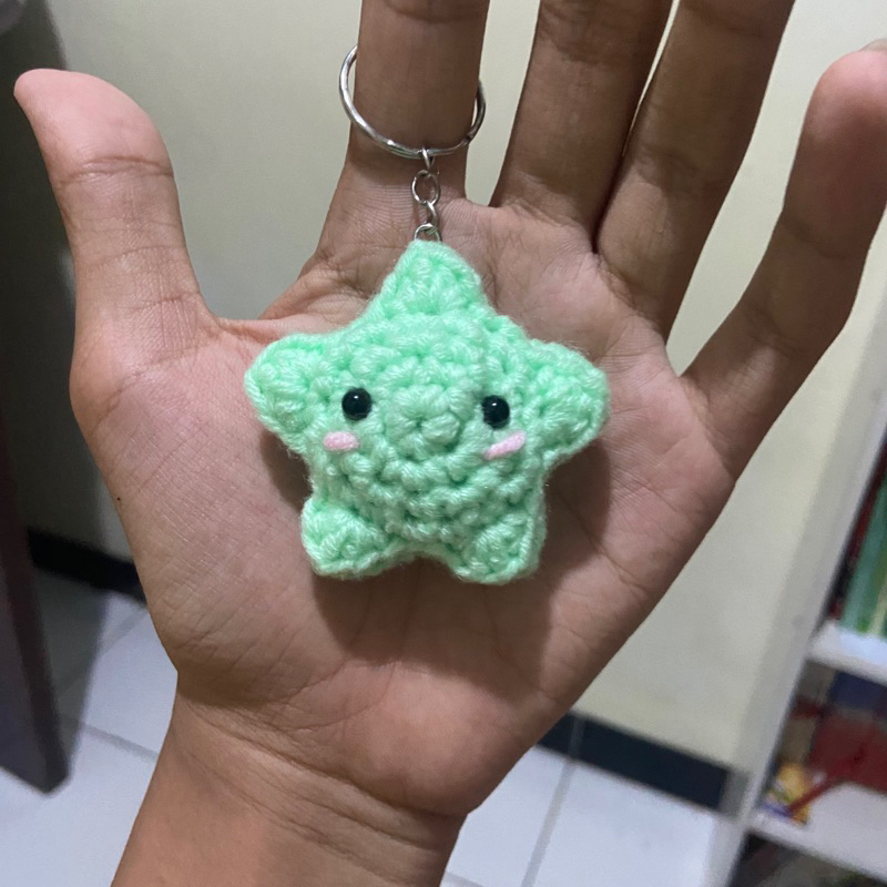 Jual keychain star crochet /gantungan bintang kunci rajutan /aksesoris ...