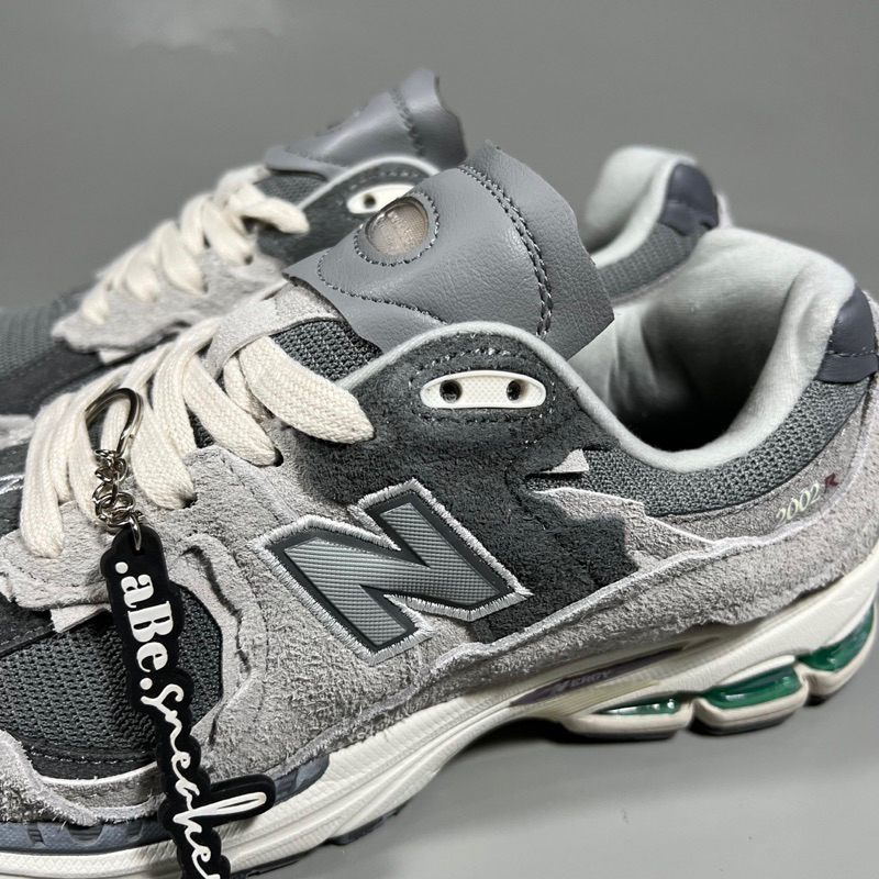 Buy 2002R 'Protection Pack Rain Cloud' M2002RDA Grey GOAT, 40 OFF