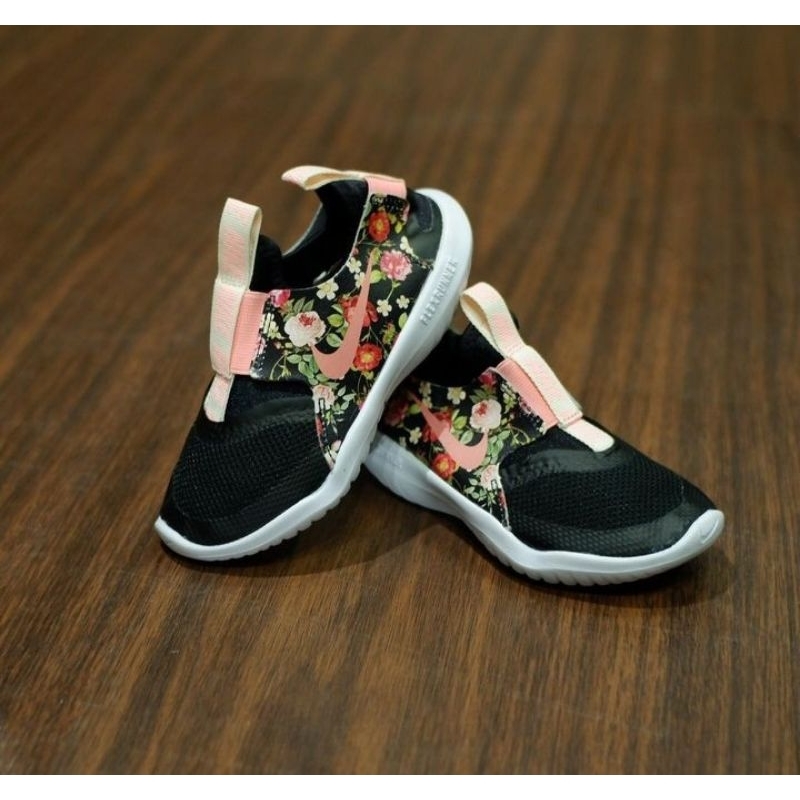 Nike flex runner floral best sale