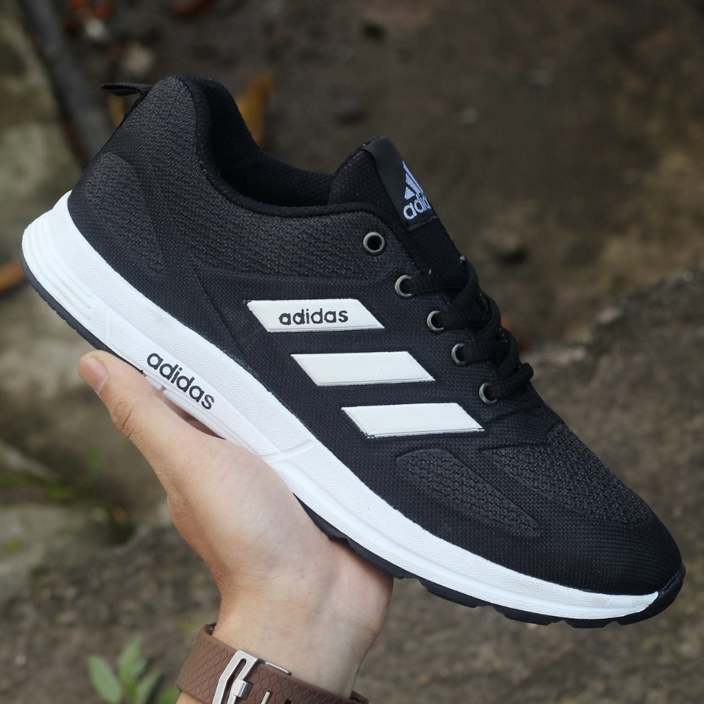 Foto sepatu adidas hitam sales