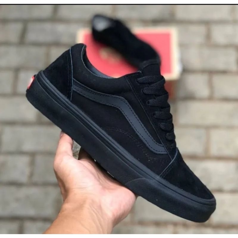 sepatu full black vans