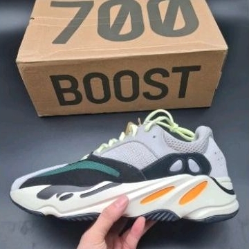 jual yeezy 700