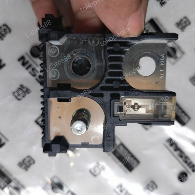 Jual fuse sekring aki Nissan Livina Datsun Serena Xtrail original