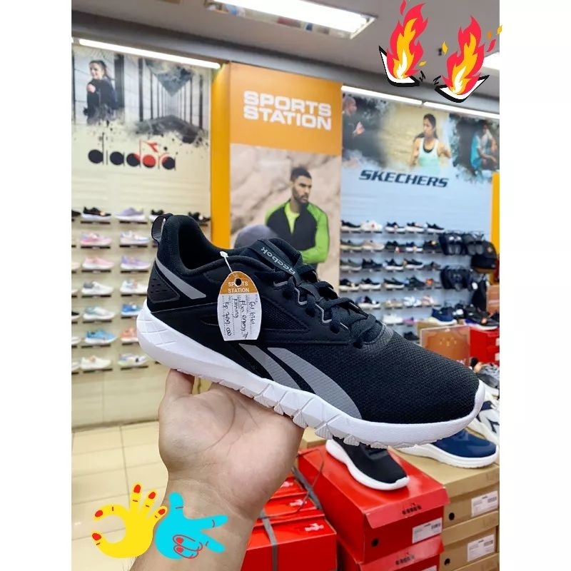 sepatu reebok di sport station