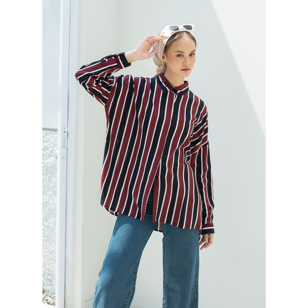 Jual Ixora Barlin Oversized Shirt - Kemeja Wanita Oversize Lengan ...