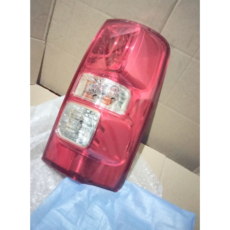 Jual Lampu Stop Kanan Chevrolet. Colorado 2012-2013 Original GM Biasa ...