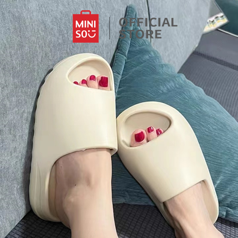 Jual MINISO Sandal Wanita dan Pria EVA Flat Sandals Sandal Tebal Empuk Sendal Wanita Kekinian