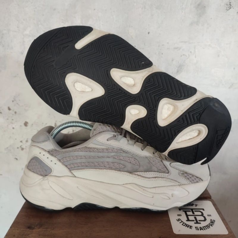 yeezy 700 static shop