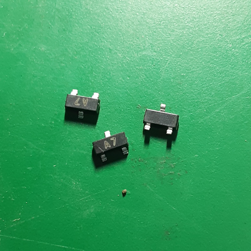 30 Pezzi BAV99 (A7) – Diodi Doppi SMD 70V 300mA SOT23 Originali Wishay