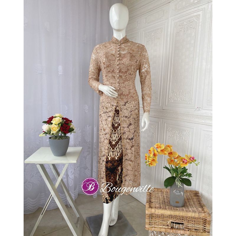 Jual Kebaya Brookat Pesta/Ibu Hajat/Besan (Kebaya dan kemben) | Shopee ...