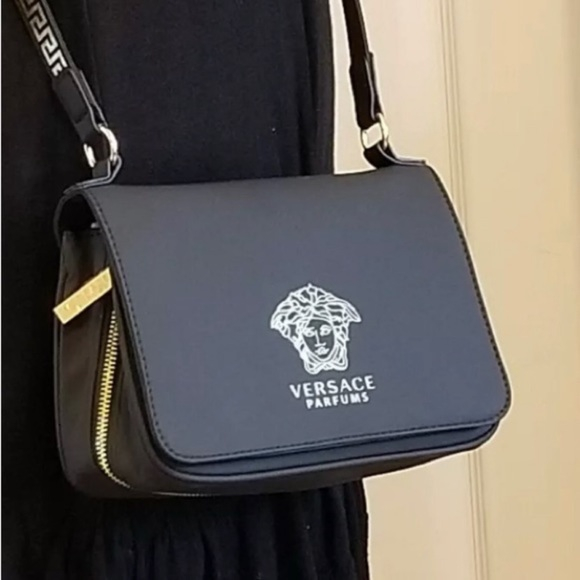 Jual VERSACE SLING BAG / TOTE BAG / TOTEBAG / POUCH (MERCHANDISE